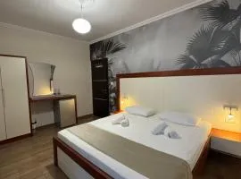 Mesdheu ApartHotel