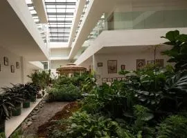 Wait a moment-Slowleisurely Wabi-sabi Style Homestay-Shangri La Dukezong Ancient City-Free shuttle service to train station or airport-Tasting butter tea