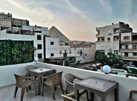 Aladdin Pyramid Motel