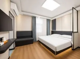 Shanghai Monegative Time Garden Hotel Disney Store