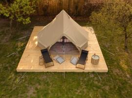 Glamping Tolvsbo Inn, hotel em Söderbärke