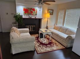 As You Wish Suites & Rooms Near YVR with Parking, hotel sa Richmond