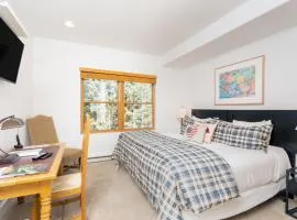 Bear Creek Lodge 205C Hotel Room