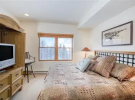 Bear Creek Lodge 212B Hotel Room