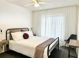 Sunny Shackell - Echuca Moama Holiday Accommodation