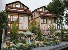 Signature by M Village The Valley Retreat