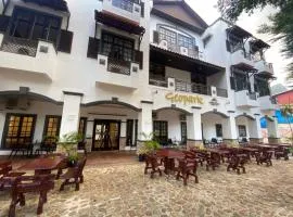 Capital O 91179 Geopark Village Boutique Hotel