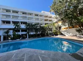 Hotel De Cima Beach Club