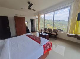 Holidayz by Stayz Royale Munnar - Misty & Sunrise Experience, hótel í Munnar