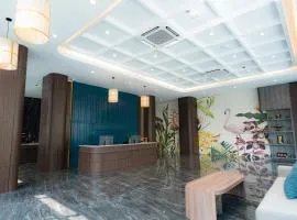 Champs Elysees Hotel & Suites