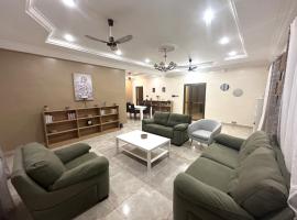 Villa Seven7, spacieuse, parking & électricité H24，位于巴马科的酒店