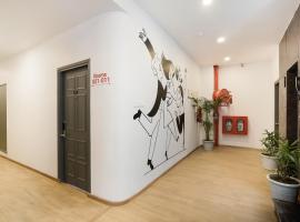 Viesnīca Super Townhouse The Awadh Airport pilsētā Luknova