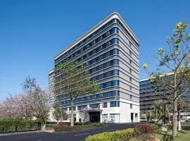 Elong WG Guangzhou Baiyun Airport -Free Shuttle Bus