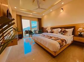 Rock Pine View Cottage & Cafe, Mussoorie - blissful view from rooms، فندق في موسوري