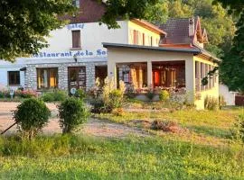 LA SOURCE Jacquet depuis 1954 Hôtel et Studio