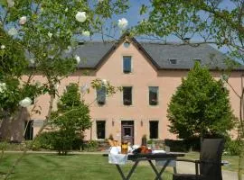 HÔTEL LA FERME DE BOURRAN - RODEZ - parking privé avec bornes pour voitures électriques