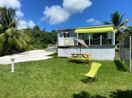 Exceptional bungalow with private pool, Hotel in Rivière-Pilote