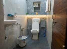 Raj Oyo Hotel