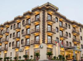 James Hotel & Apartments, ξενοδοχείο στην Τζούμπα