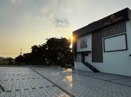 The Sam's Court Elite Stay