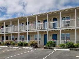 Pier 7 Condominium Resort