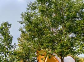 ZENZONE Retreat Resort Rastoke Slunj Plitvice – hotel w mieście Slunj