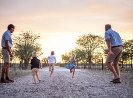 Tarentaal Guest Farm Etosha National Park Namibia, ξενοδοχείο σε Outjo