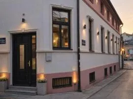 Natoševićeva 7 rooms with bathroom,spa and pool ON REQUEST, PARKING ON REQUEST