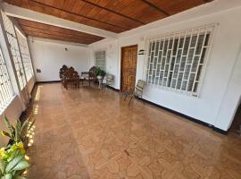 House or rooms for rent, additional transport, hotel u gradu Puerto La Cruz