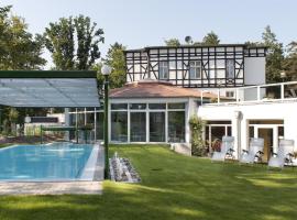 Best Western Plus Ostseehotel Waldschloesschen, hotel in Prerow