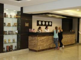 Shirak Hotel, hotel em Yerevan