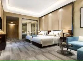 Hotel Grand Luxury Villa-Near Delhi IGI Airport