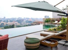 Yaoundé में, होटल KÓLÒ Hôtel