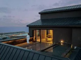Gyeongju Gampo Hound Steel Cove