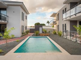 Willemstad में, होटल New! Stylish Luxury Apartment with Pool near Mambo
