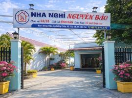 Nhà nghỉ Nguyên Bảo - Trần Đề, hotel en Ấp Nhà Việc