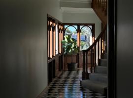 Melville House Bed and Breakfast, Hotel in Lismore