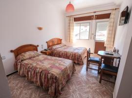 Hotel Fnidaq, hotel u gradu Fridek
