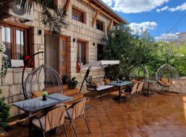 Pansion Oscar Summer Garden, hotel em Mostar