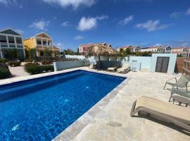KAS Cocoloco Lagoon - private waterfront living with resort comfort, hotel v destinaci Kralendijk