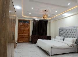 Shaheen lodges, hotel i Murree