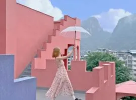 Yangshuo B&G Hotel-Exclusive location,Roof Top Viewing Terrace,Seasonal swimming pool,Free Self-Service Laundry & Drying, Entrance Ticket Serivce, Local Trip plan,E-Scooter& English Customer Service