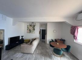 Grand T2 Meublé à Mtsapere Baobab, hótel í Mamoudzou
