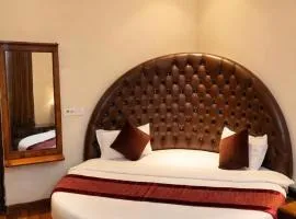 Hotel WoodCresstt Zirakpur !! Budget Friendly Stay With Airport Access
