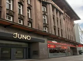 Juno Hotel & Apartments