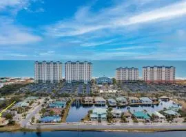 Beachclub Cottage 23 -Upscale Luxury-Privacy-2-Kings-5 minute walk to Beach