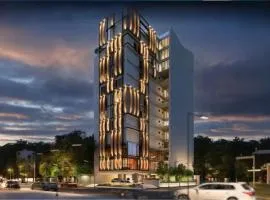 Monsoon Courtyard Luxury Hotel