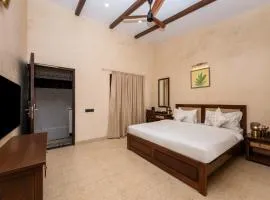 Yellowstone Resort Arambol