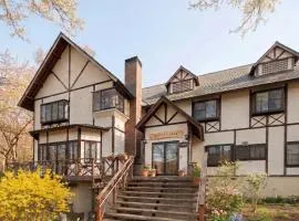 カナリアンホテル