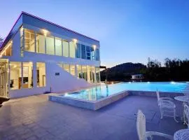 Kheangpa Khaolak Lagoon เคียงผาเขาหลักลากูน